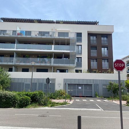 Appartement Type 2 Neuf +Grande Terrasse เลอลาวองดูว์ ภายนอก รูปภาพ