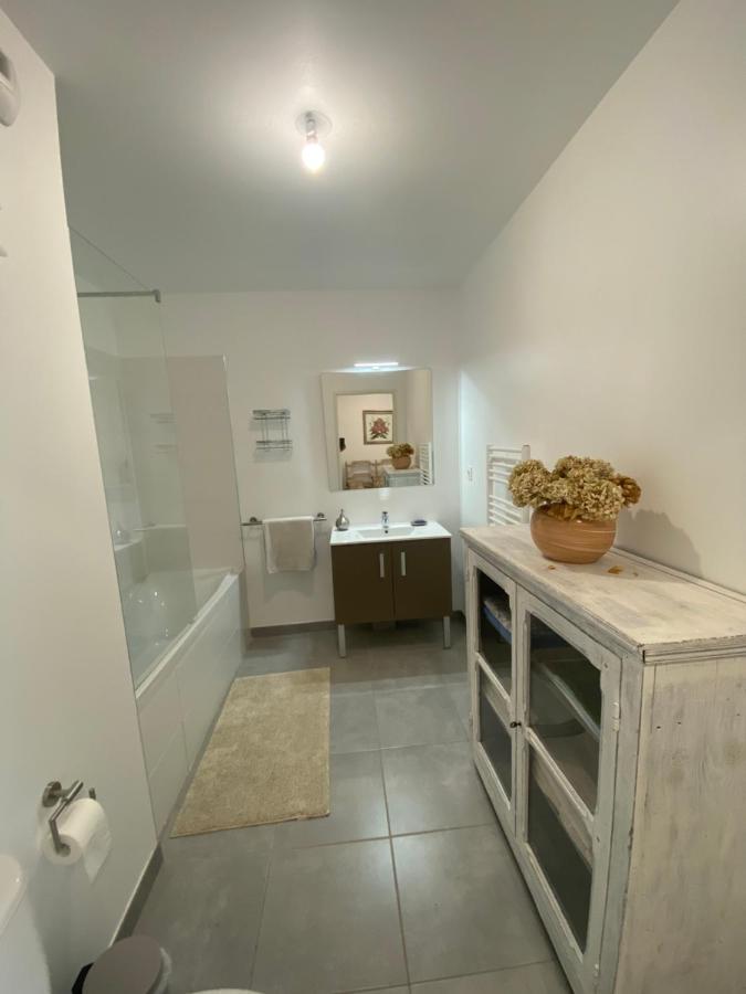 Appartement Type 2 Neuf +Grande Terrasse เลอลาวองดูว์ ภายนอก รูปภาพ